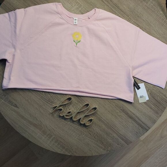 Loose fit pullover, embroidered flower | BP. - Picture 1 of 7